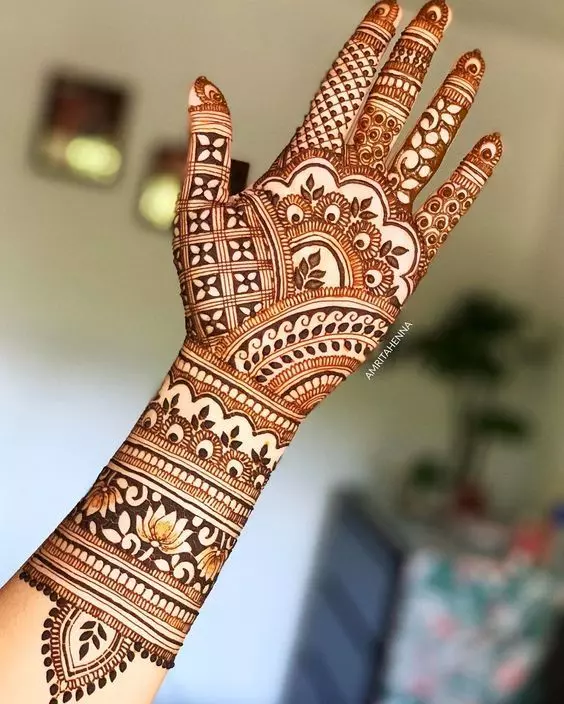 traditional-simple-mehndi