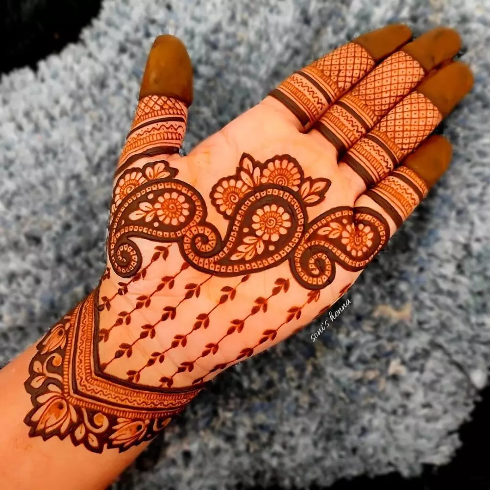 Best-Paisley-Mehndi-Design