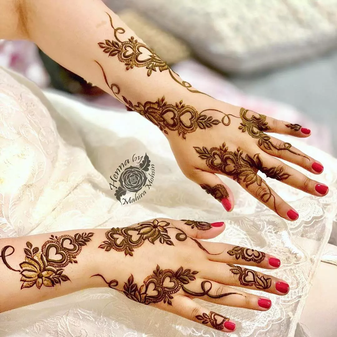 leaf-and-heart-mehndi