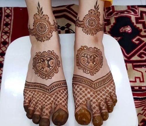 5_Leg_Mehndi_Designs